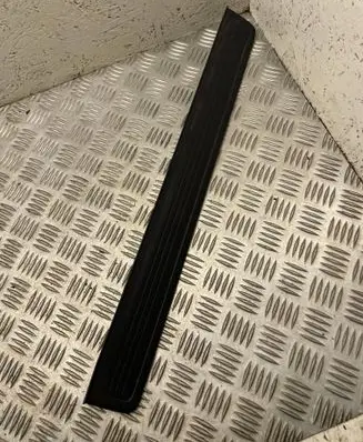 Honda CR-V Front sill trim cover 84202swaa