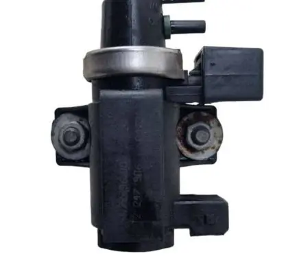 BMW 3 E46 Electromagnetic valve 2247906