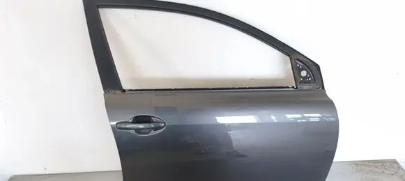 Toyota Avensis T250 Front door