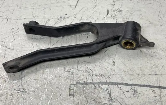 Opel Zafira B Radiator mount bracket 13162131