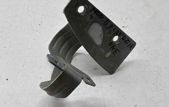Ford Mondeo MK V Fender mounting bracket DG93F16A090AA