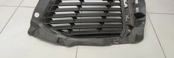 Peugeot 5008 II Front bumper lower grill 9810870377