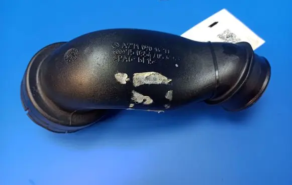 Mercedes-Benz C W203 Air intake duct part A2710901437