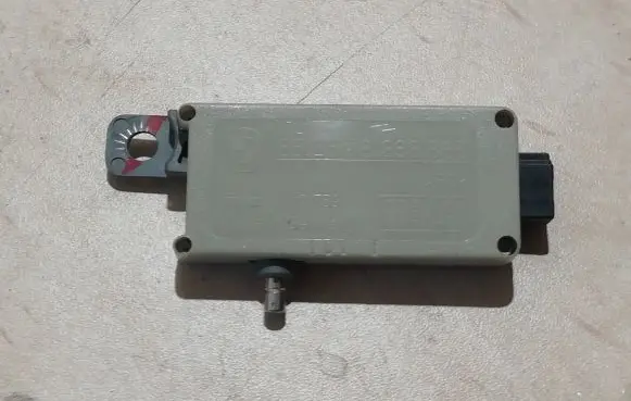 BMW 5 E39 Antenna control unit 65268368886 17759