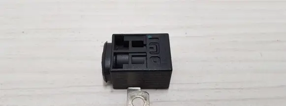 Audi A6 S6 C6 4F Battery relay fuse 4F0915519