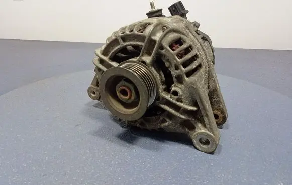 Toyota Corolla E120 E130 Generator/alternator 27060-0D030