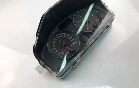 Volvo S40 Speedometer (instrument cluster) 30765310