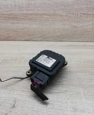 Audi A6 S6 C5 4B Air flap motor/actuator 4B1820511