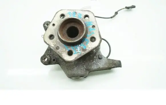 Maserati Coupe Front wheel hub spindle knuckle 189331
