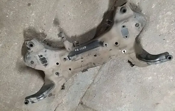 KIA Ceed Front subframe 62401G4AA0