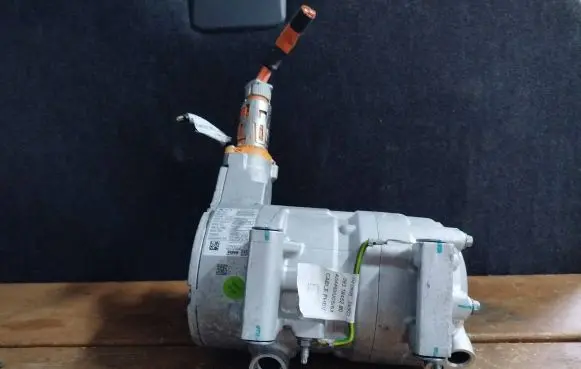 Citroen C5 Aircross Air conditioning (A/C) compressor (pump) 9847930480