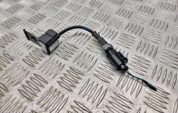 Volkswagen Phaeton ABS wheel speed sensor 3D0616575J 15179200672
