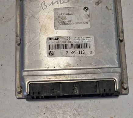 BMW 5 E39 Engine control unit/module 7785116 28RTE303 0281001830