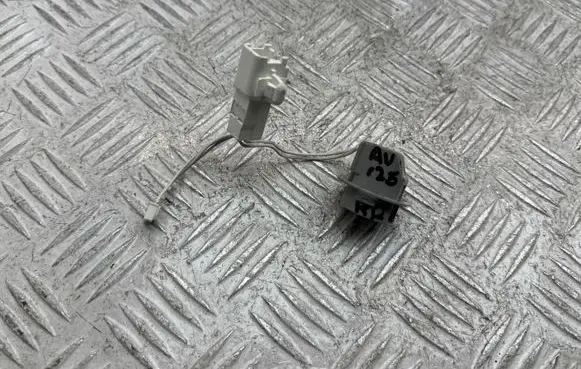 Toyota Avensis T270 Tail light bulb cover holder 8155505260