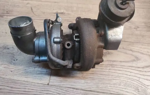 Toyota Corolla Verso E121 Turbo 172010R020 051217