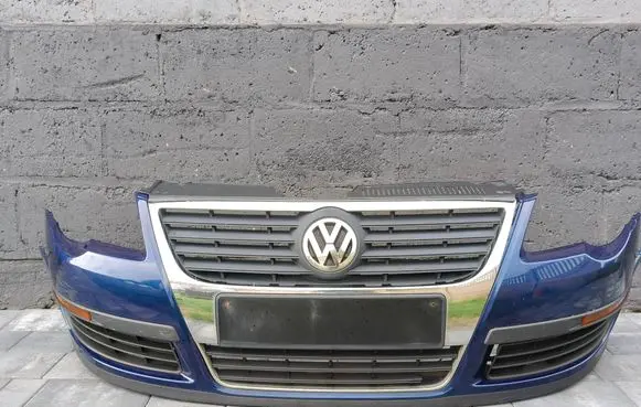 Volkswagen PASSAT B6 Front bumper 3C0807221