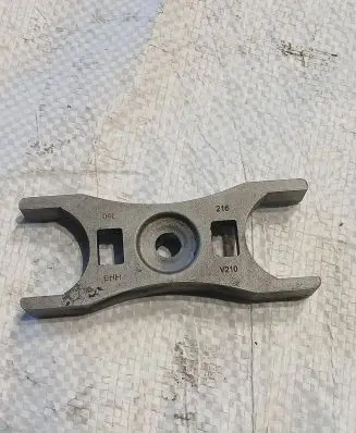 Volkswagen PASSAT B8 Fuel Injector clamp holder