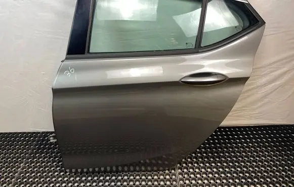 Opel Astra K Rear door