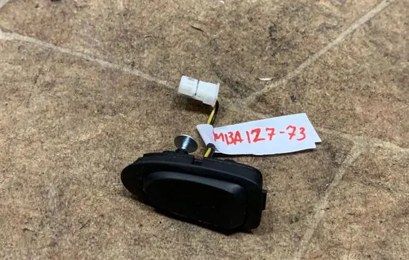 Mercedes-Benz S W221 Steering wheel buttons/switches A2218211751