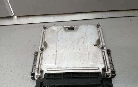 Peugeot 806 Engine control unit/module 9636254580 0281010135