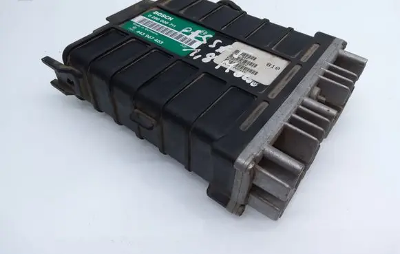 Volkswagen PASSAT B4 Engine control unit/module 0280000711