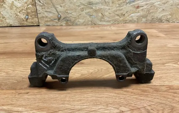Volkswagen PASSAT B6 Front Brake Caliper Pad/Carrier 