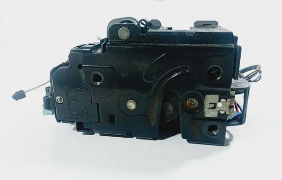 Skoda Octavia Mk2 (1Z) Rear door lock 7L0839016 A00476