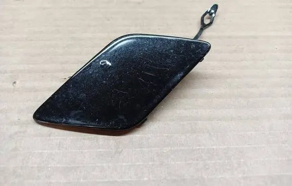 Mercedes-Benz C W204 Front tow hook cap/cover A2048850426