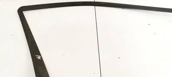 Mercedes-Benz C W203 Front door glass trim molding A2037250171