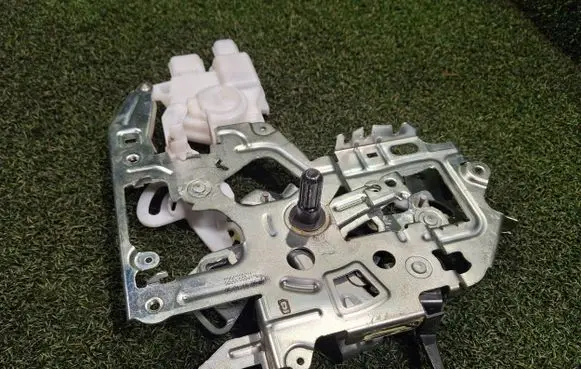 Renault Master III Sliding door lock 8200766631