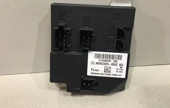 Mercedes-Benz CLS C219 Comfort/convenience module 2115456532