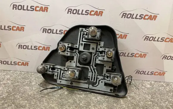 BMW 5 E39 Tail light bulb cover holder 8363566