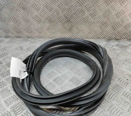 BMW 2 F44 Rubber seal rear door 7483099