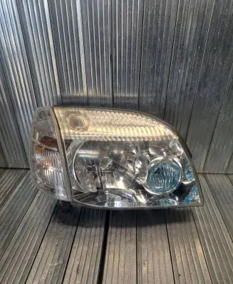 Nissan X-Trail T30 Headlight/headlamp