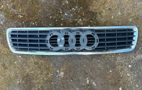 Audi A4 S4 B5 8D Front grill 8D0853651R