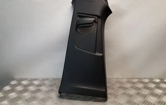 Volvo V40 (B) pillar trim (top) 31102349