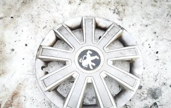 Peugeot 308 R15 wheel hub/cap/trim 