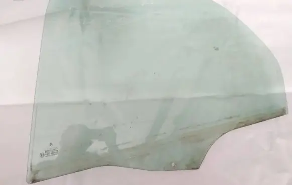 Citroen Xsara Picasso Rear door window glass