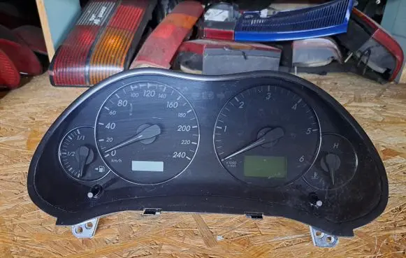 Toyota Avensis T250 Speedometer (instrument cluster) 8380005C00C MB2574305295 C08380005C00C