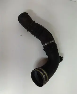 Intake resonator