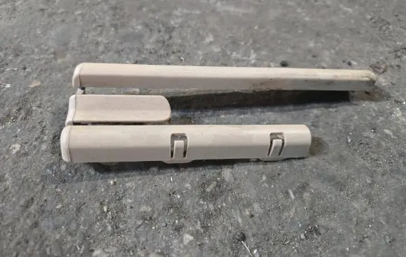 BMW 5 E39 Front passenger seat rail 52108207206