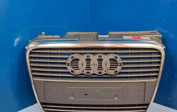 Audi A4 S4 B7 8E 8H Front bumper upper radiator grill 8E0853651Q