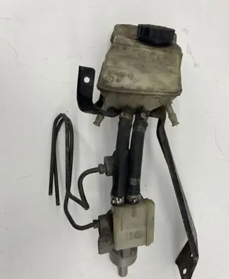 Mercedes-Benz Vito Viano W639 Brake fluid reservoir A6394300102 A0004316901