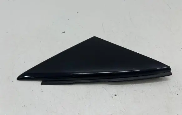 Audi Q3 F3 Front door glass trim molding 83A837637A
