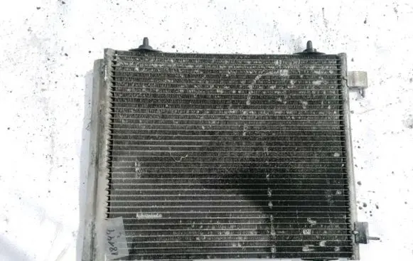 A/C cooling radiator (condenser)