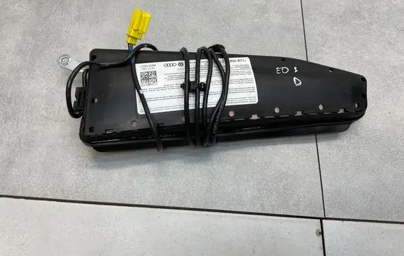Volkswagen Eos Seat airbag 1Q0880242E