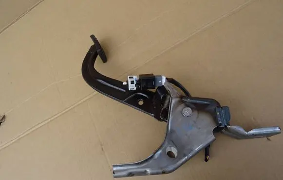 Hyundai i30 Brake pedal sensor switch 938133S800