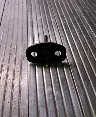 Audi A6 S6 C6 4F Front door lock loop/hook striker 8E0837033