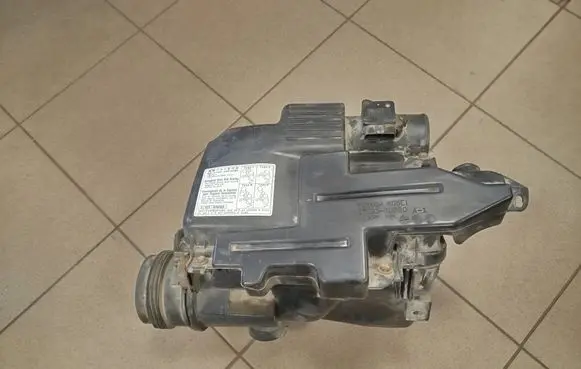 Air filter box