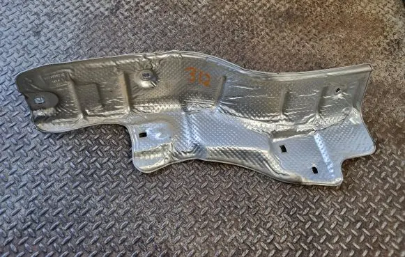 Jeep Grand Cherokee Exhaust heat shield 68069895AE